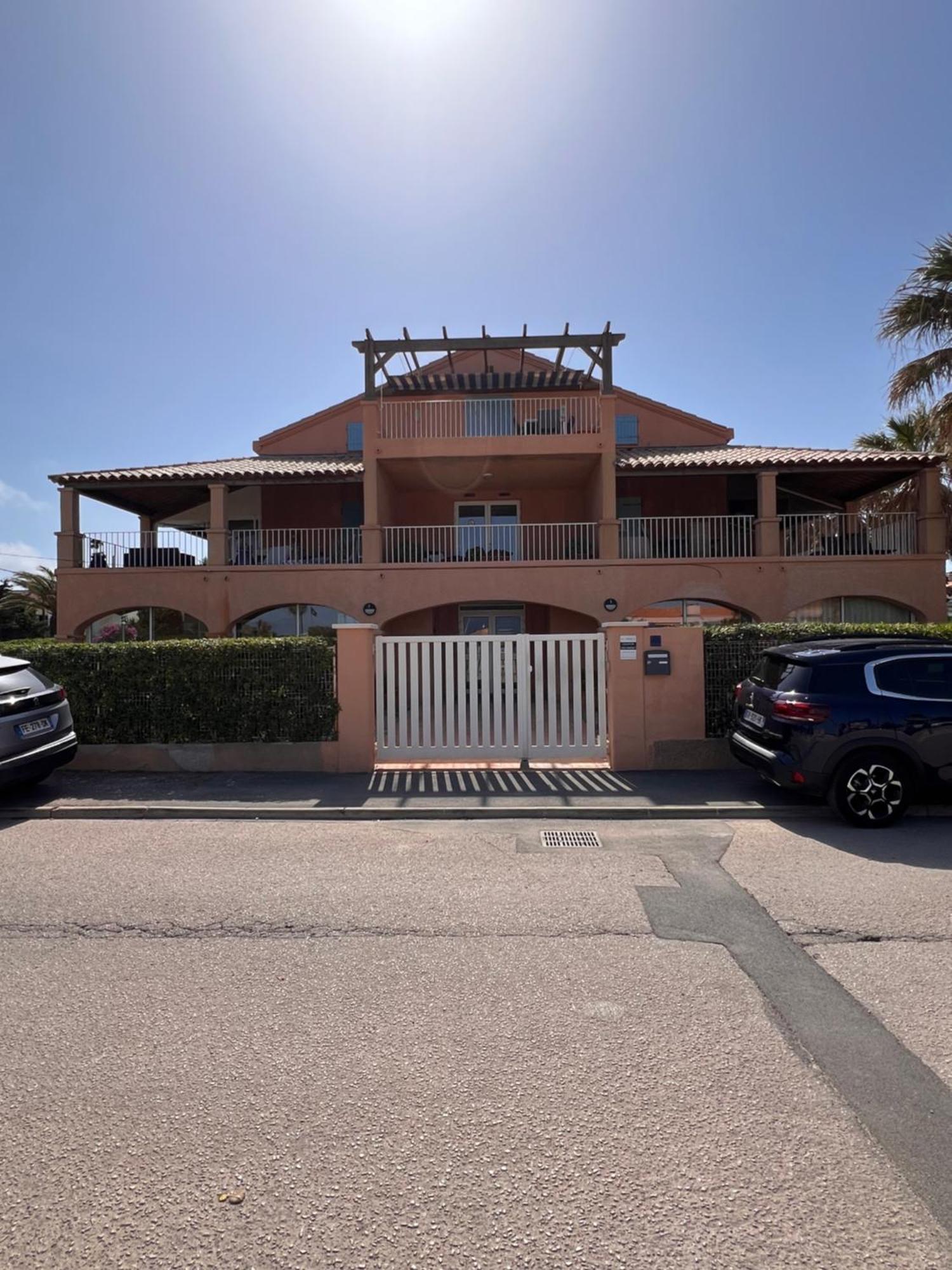 La Bergerie Lägenhet Hyères Exteriör bild